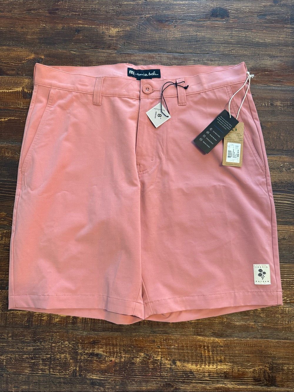 NWT Travis Mathew Bermuda Golf Shorts Pink Performance Stretch 32” w/ 8” Inseam